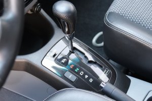 Купил и пожалел. Самые проблемные машины с автоматической коробкой передач - фото